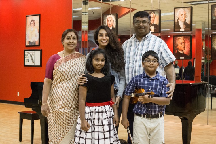 LaurenHaleyStudios_December2015Recital_FamilySmiles!